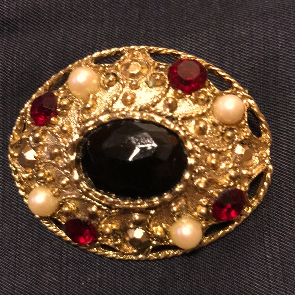 Vintage Ruby Red rhinestone and faux pearls on gold plated metal.